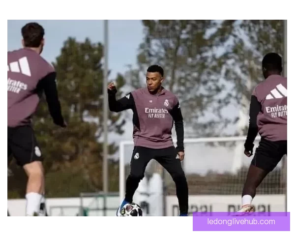 姆巴佩连续失单刀零进球表现低迷领袖气质不及C罗引发热议